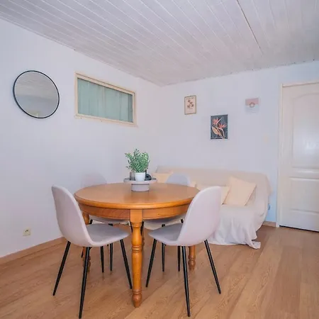 Apartment Et A Goudargues